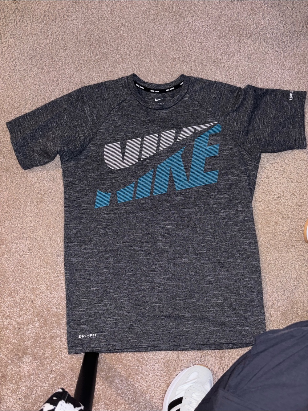 Nike Men’s Charcoal Heather Short-Sleeve Dri-FIT Tee with Teal Logo